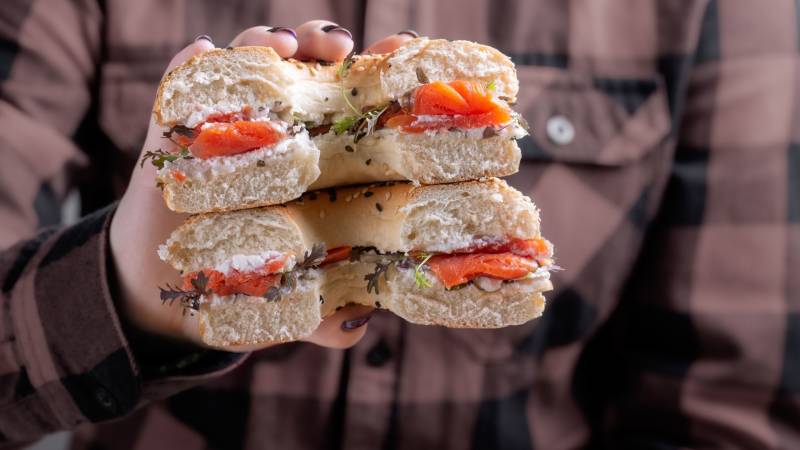 Gabs bei uns schon oft: Bagels mit Frischkäse, Lachs, Käse oder Schinken