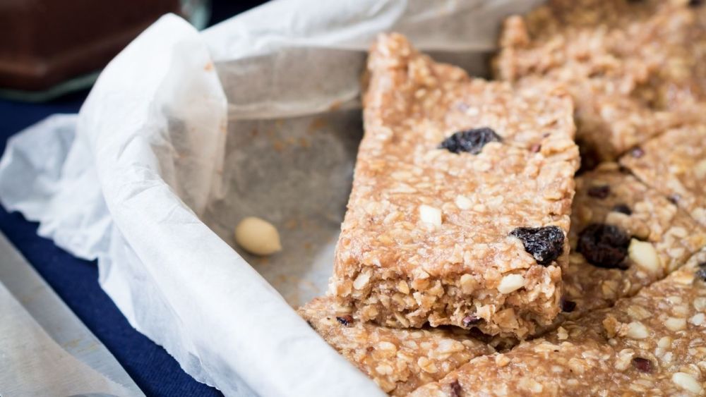 You can fill your own muesli bars with dried fruits and nuts as desired