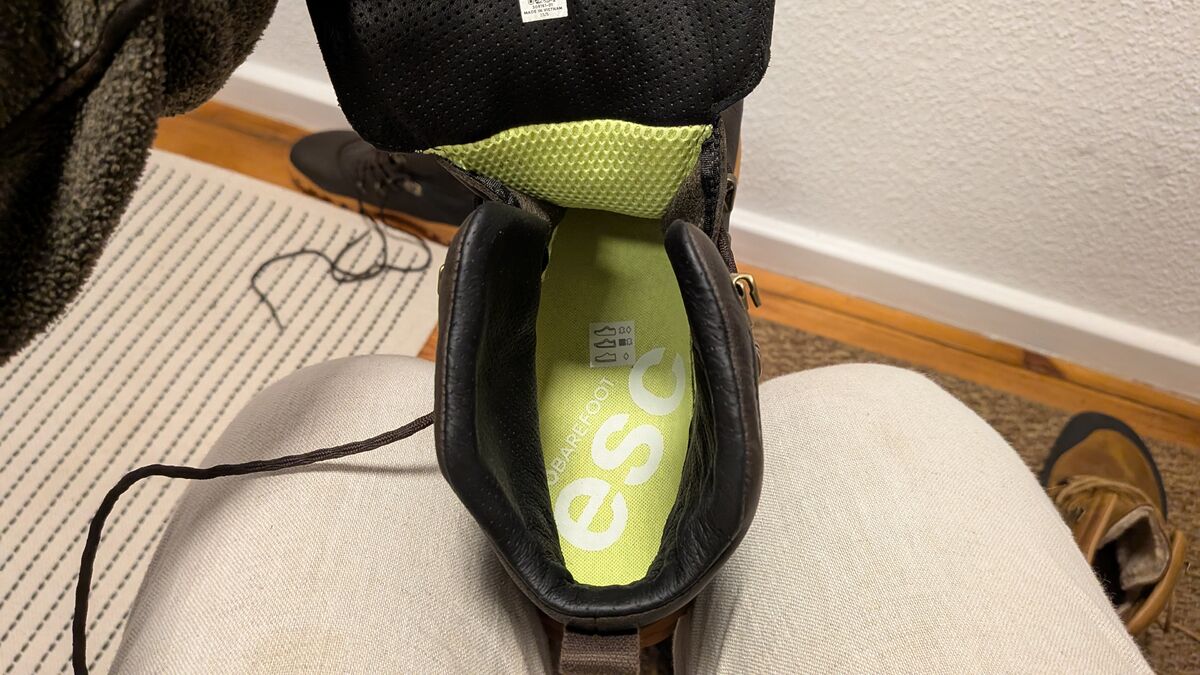 Vivobarefoot Tracker Forest ESC: Test nach 12 Monaten Vivobarefoot Tracker Forest ESC barfuss stiefel gruen sohle