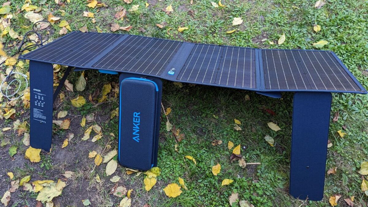 Back of Anker 625 Solar Panel