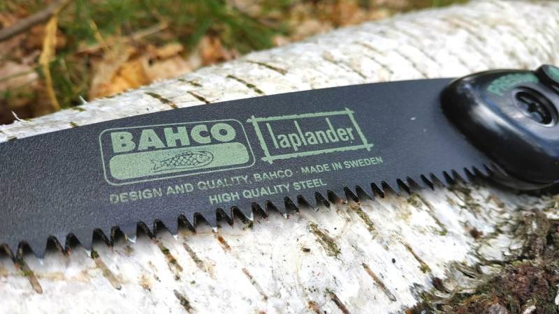 Coarse teeth saw quickly and make rough cuts - fine saw blades saw slower, but also finer