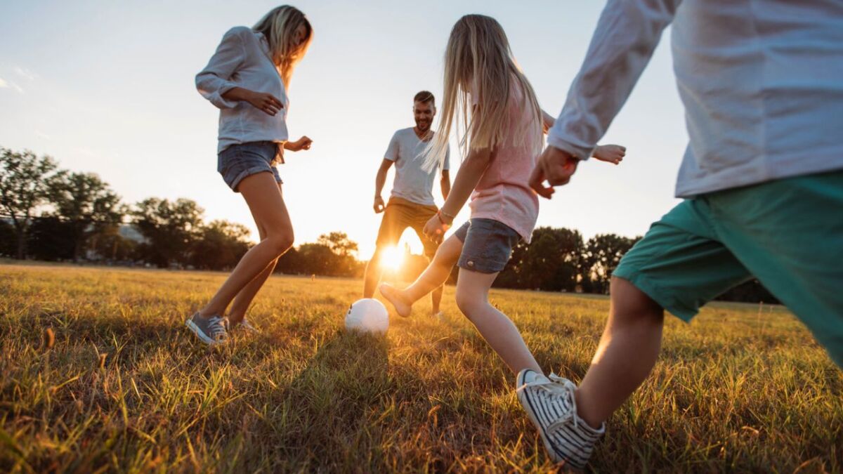 ballspiel outdoor aktivitaeten fuer familien