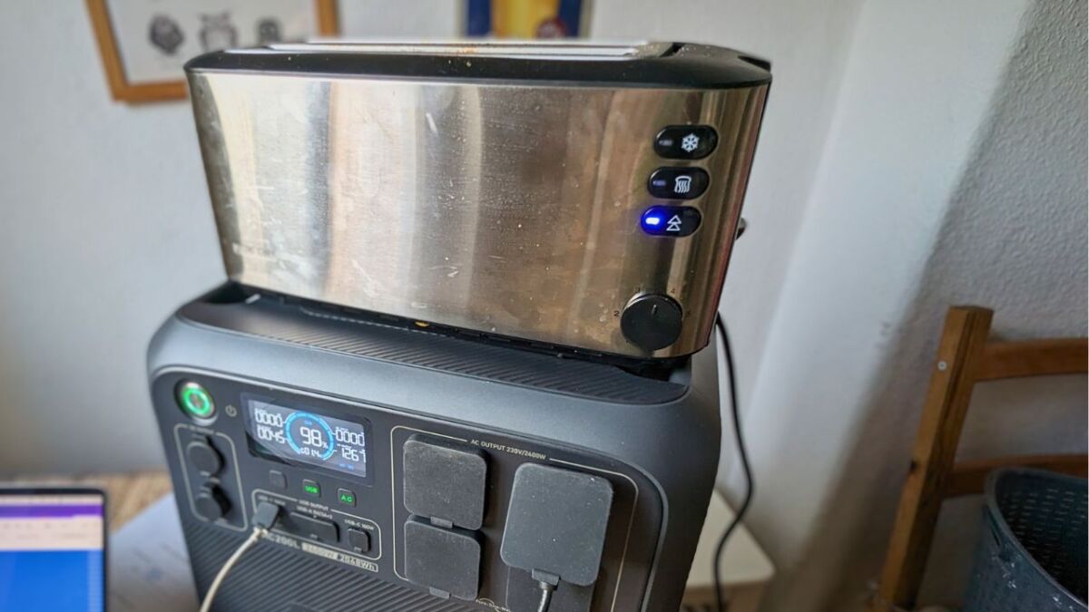 bluetti ac200l review toaster test