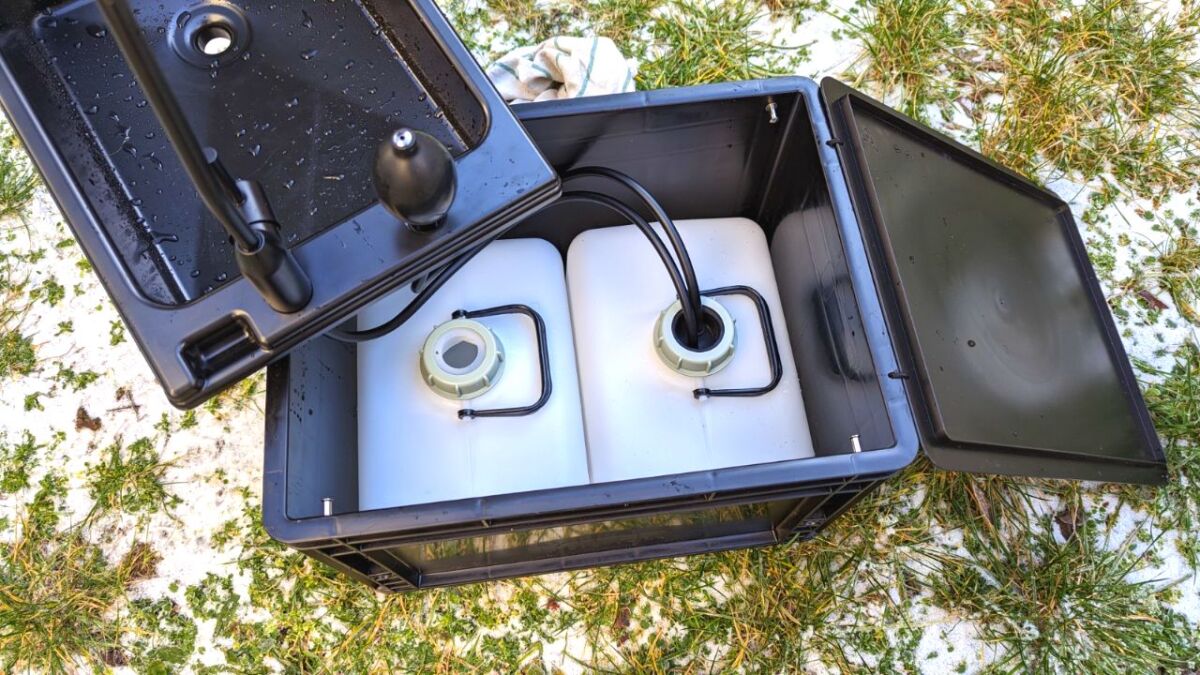 BOXIO - Wash: Portable Sink - Convenient Camping Sink Solution! 15,7 x  11,8 x 11 Compact with Unique Design, Separate Canister, Lightweight  Mobile Sink for Garden/Camping/Outdoor Events/Gatherings/Worksite/RV/Indoor