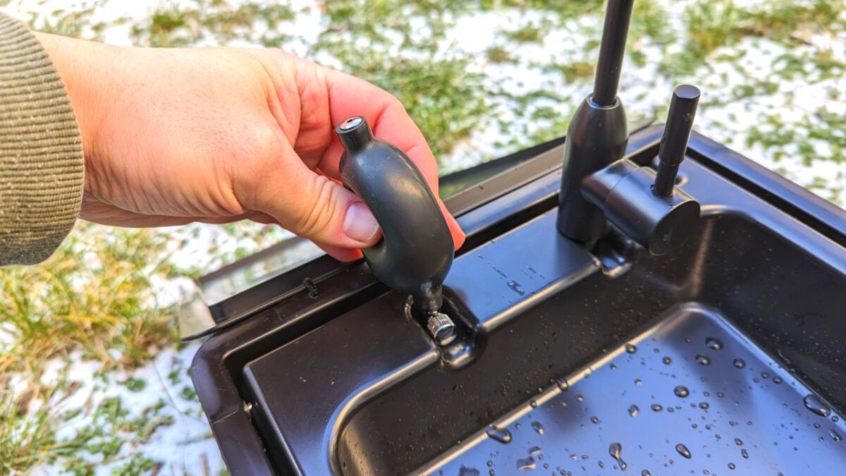 BOXIO - Wash: Portable Sink - Convenient Camping Sink Solution! 15,7 x  11,8 x 11 Compact with Unique Design, Separate Canister, Lightweight  Mobile Sink for Garden/Camping/Outdoor Events/Gatherings/Worksite/RV/Indoor