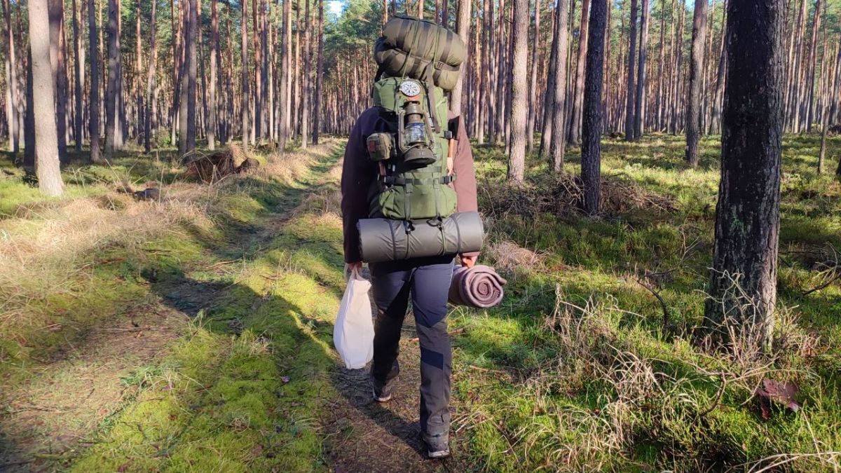 Besonders, wenn du mit viel Gepäck unterwegs bist, sollte deine Hose dich in den wichtigsten Bereichen unterstützen