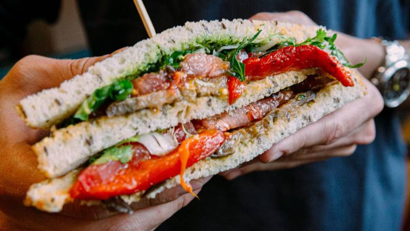 Sandwiches haben einen regelmäßigen Platz beim Camping gefunden