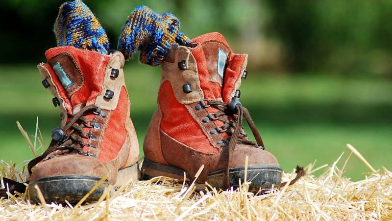 The right clothing for camping: hiking shoes