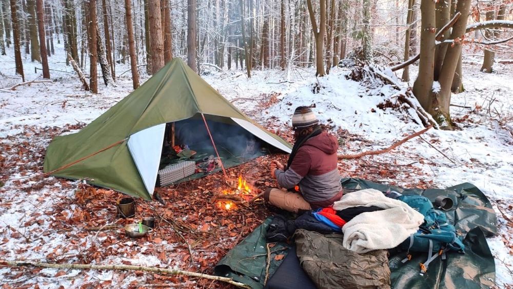 I recommend only sleeping outside in winter if you have already spent several nights outside at pleasant temperatures