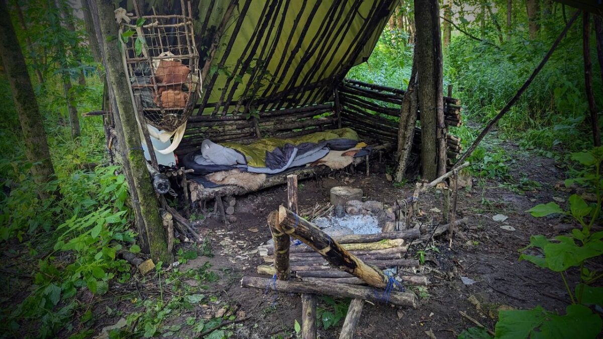 Wir haben zwar keine Hütte, aber ein Bushcraft-Camp im gepachteten Wald