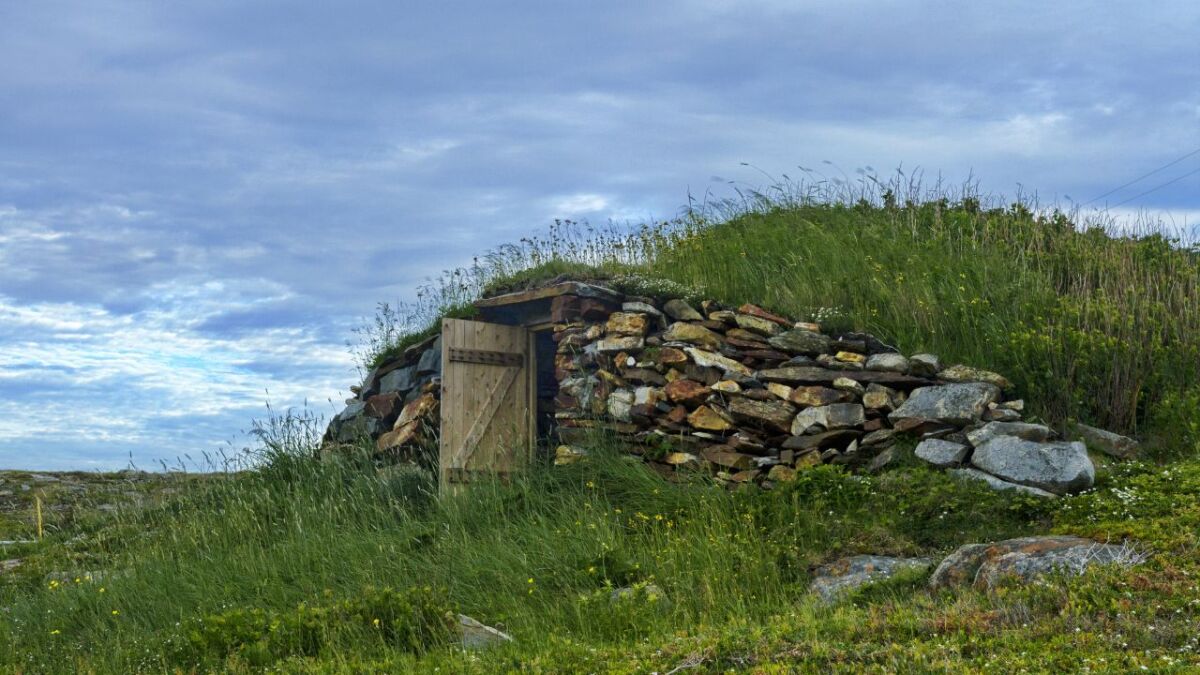 Earth Cellar: A refrigerator that does not require electricity