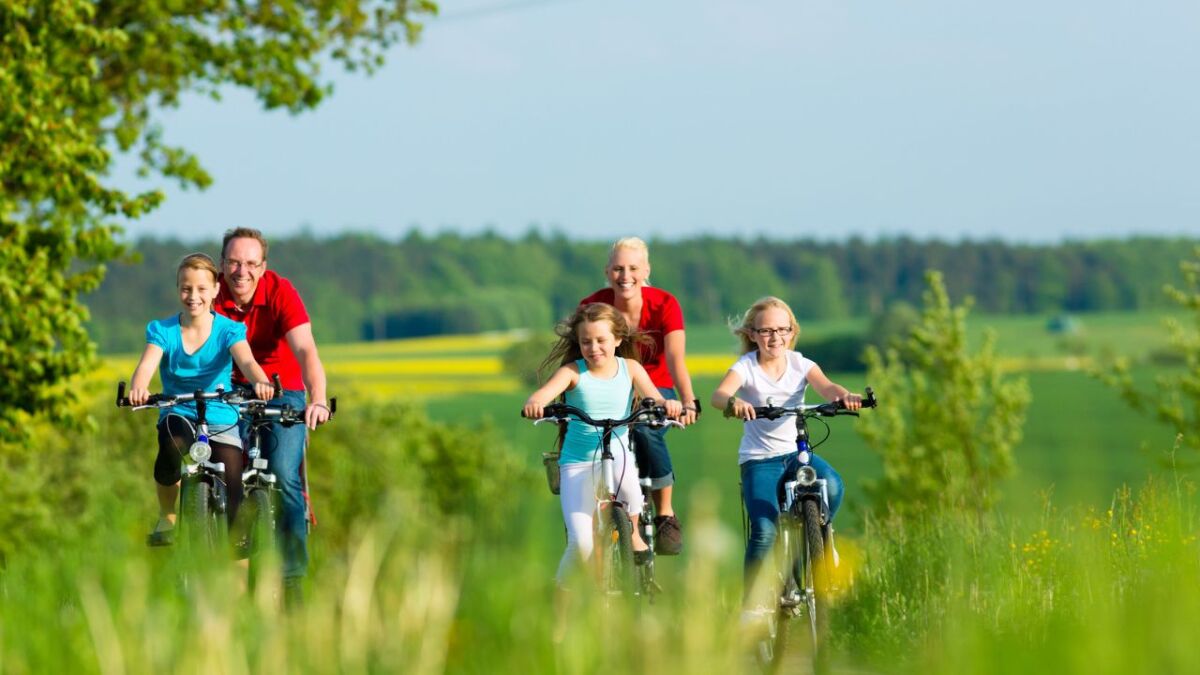 fahrradtour outdoor aktivitaeten fuer familien