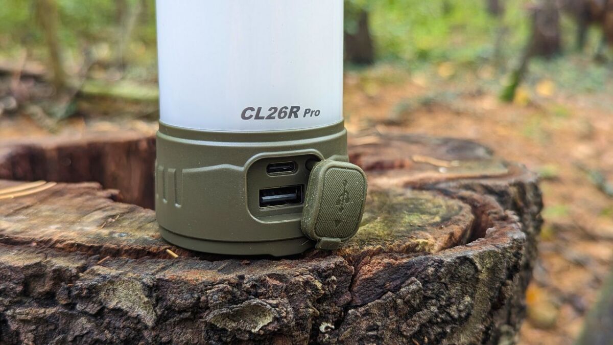 https://survival-kompass.de/img/artikel/fenix-cl26r-pro-led-campingleuchte-test-review-usb-anschluesse.jpg