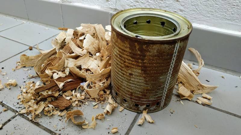 You can make a wood gas stove or hobo wonderfully out of old metal cans