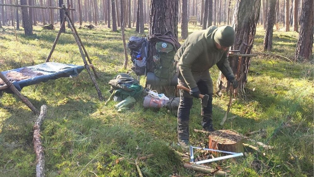 Im Camp ist das Hultafors Trekkingbeil HULTAN ein sehr nützliches Werkzeug