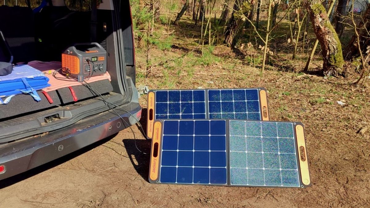 Jackery Solar Generator 1000 set up in car trunk
