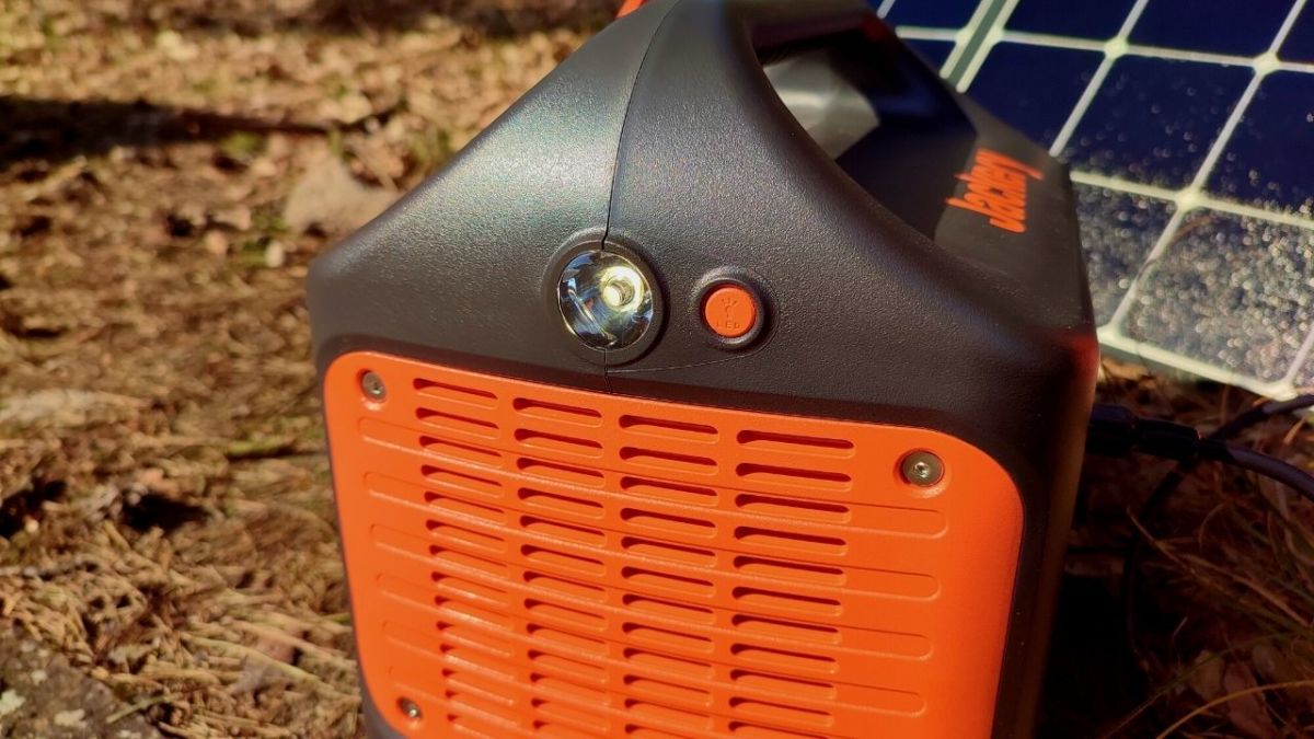 Jackery Solar Generator 1000 Emergency Light