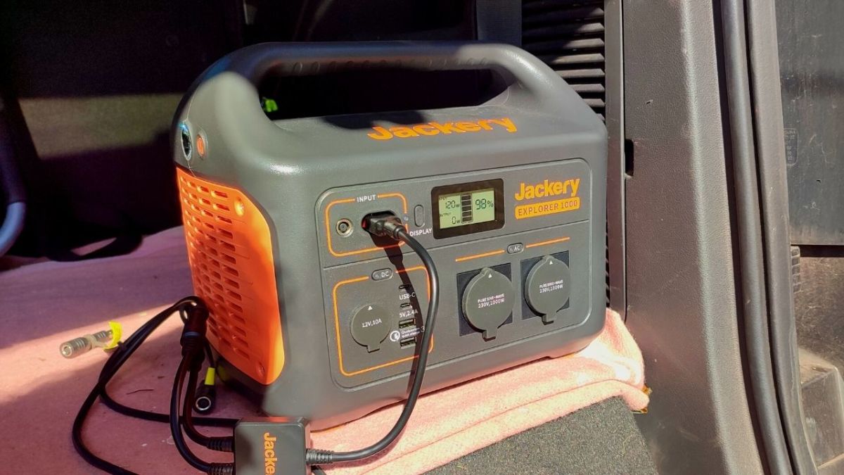 Jackery Solar Generator 1000 from the front