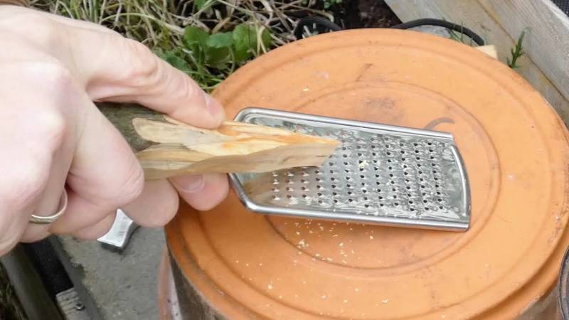 A grater can greatly crush your kindling