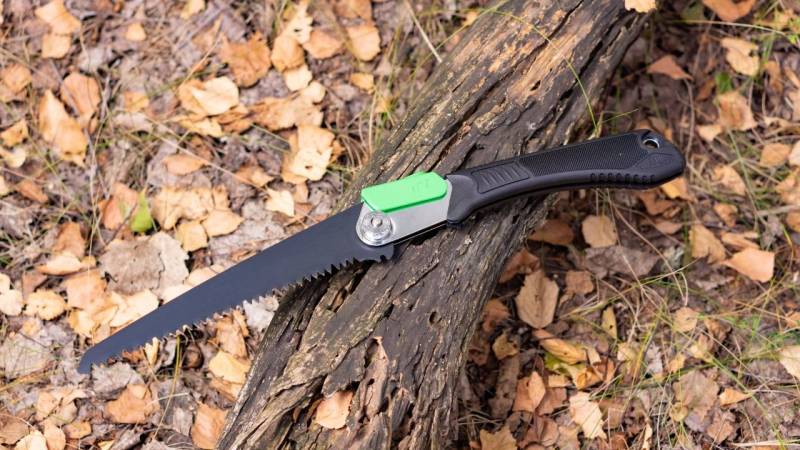 With my buying guide for survival bushcraft saws, you won't be buying a pig in a poke