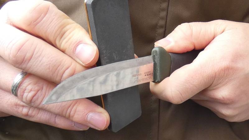 How to keep your knife sharp (cheap and easy)