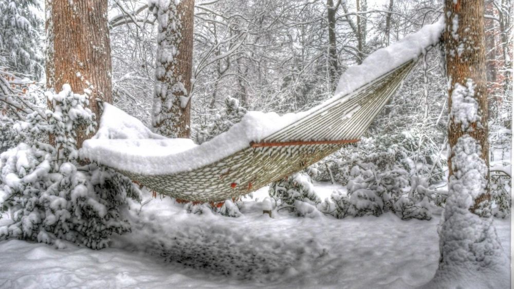 Wie du im Winter in der Hängematte sicher und warm schläfst