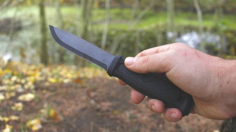 Das Mora Garberg Carbon –  ein solides und belastbares Bushcraft-Werkzeug