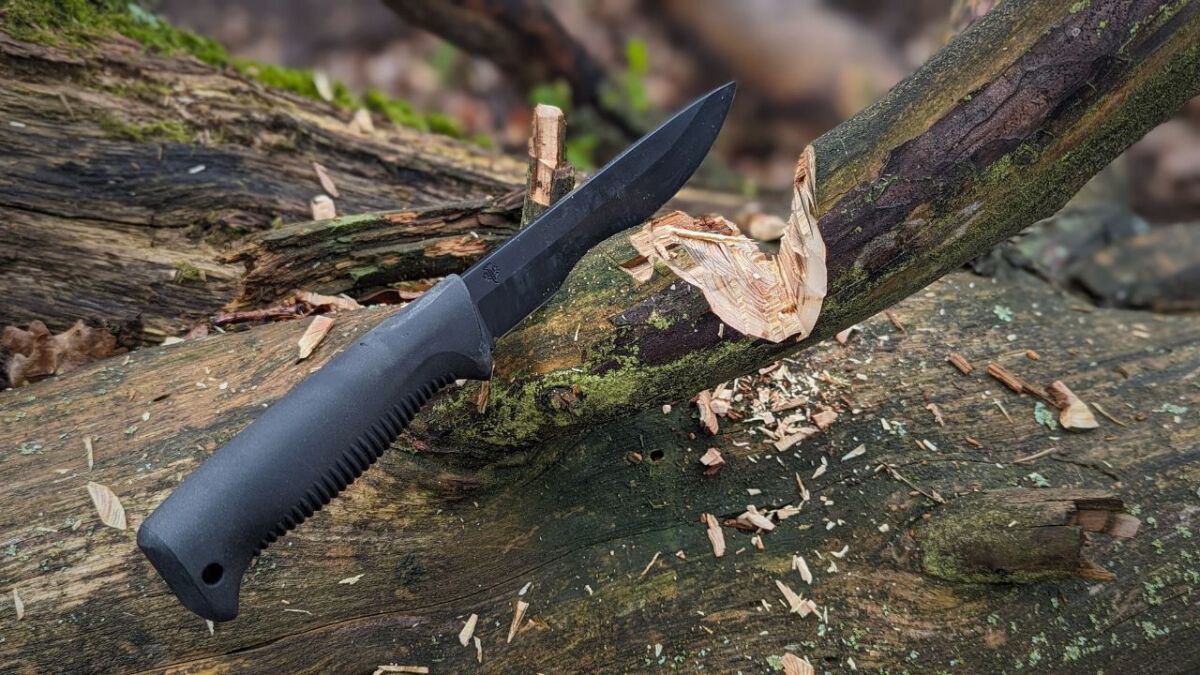 Ein Survival-Messer