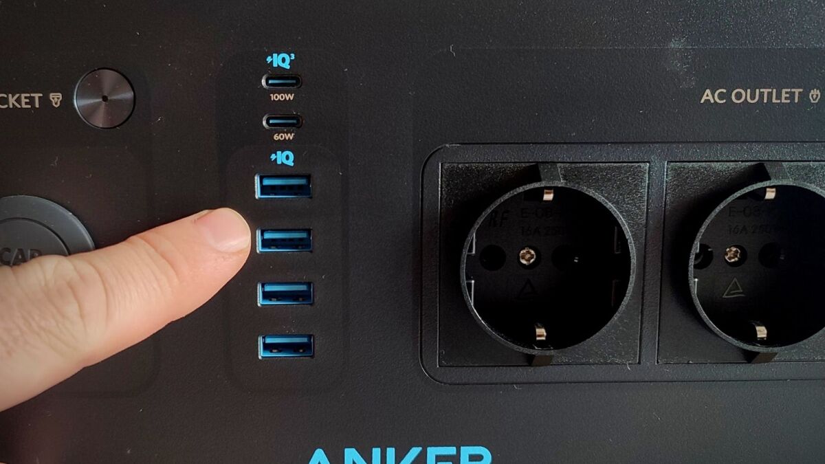 If you need to connect specific devices, find out beforehand which connection options the power station has