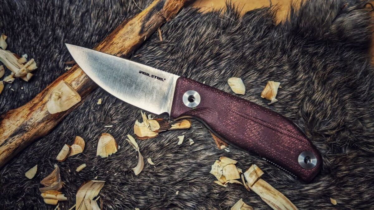 Real Steel CVX-80 Red Micarta: A detailed look at the bushcraft knife