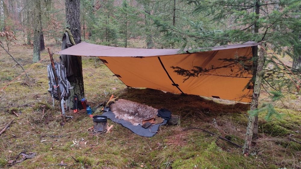 selbstgenaehtes tarp aufbauen 3 fertig