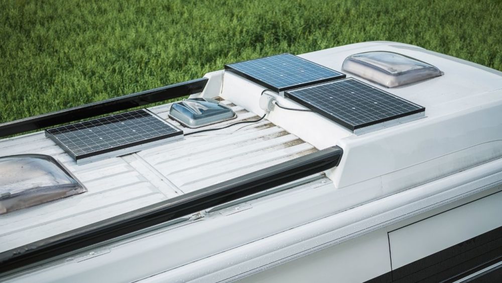 Solarmodule auf dem Camper sind eine geniale Erfindung