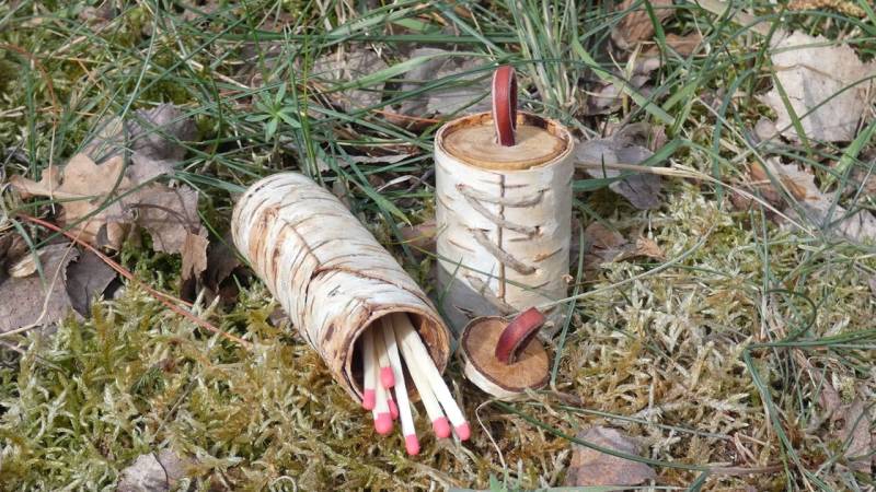 How to make a matchbox out of birch bark?