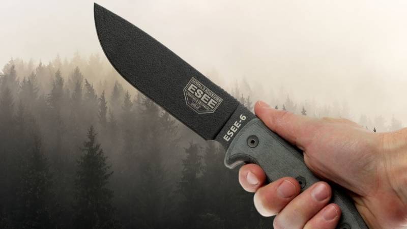 The survival knife ESEE 6 is very popular