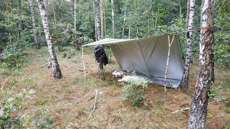 A tarp as a sleeping place - you can also set this up on the wild camping sites