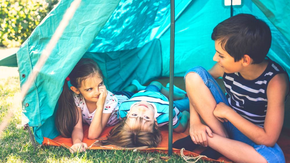 Tips for successful backyard camping with children