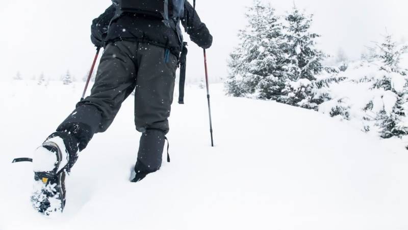 8 Tipps, mit denen du im Winter warm und bequem wanderst