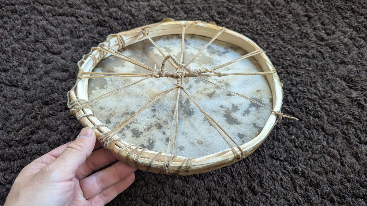 Eigene Trommel bauen (nur aus Material aus der Natur) trommel binden stern