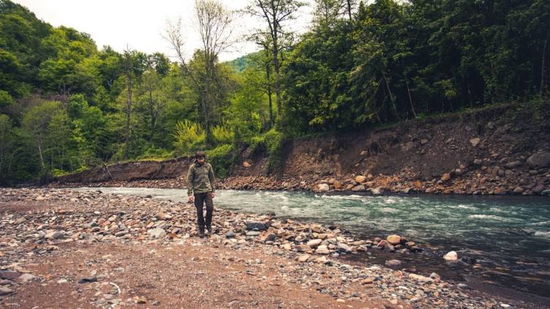 Your camp: Take a look around, sit down and observe the surroundings