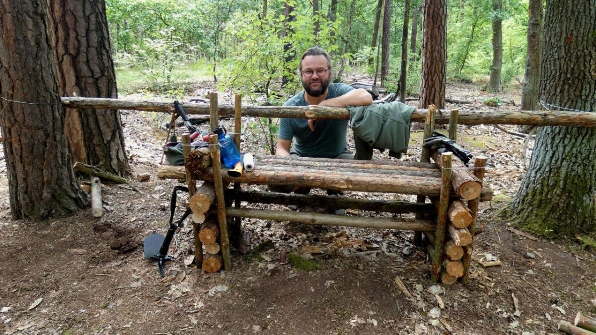 Meine Ausrüstungsliste beim Werkeln unterscheidet sich massgeblich von einer Ausrüstungsliste, um 4 Tage im Wald zu schlafen.