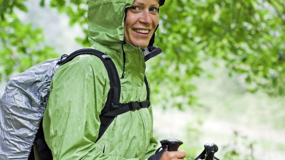 Hiking in the rain: What, why and how? 7 tips to make it work!