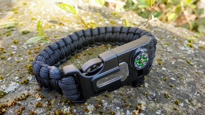 What is a survival bracelet? Gimmick or sensitive?