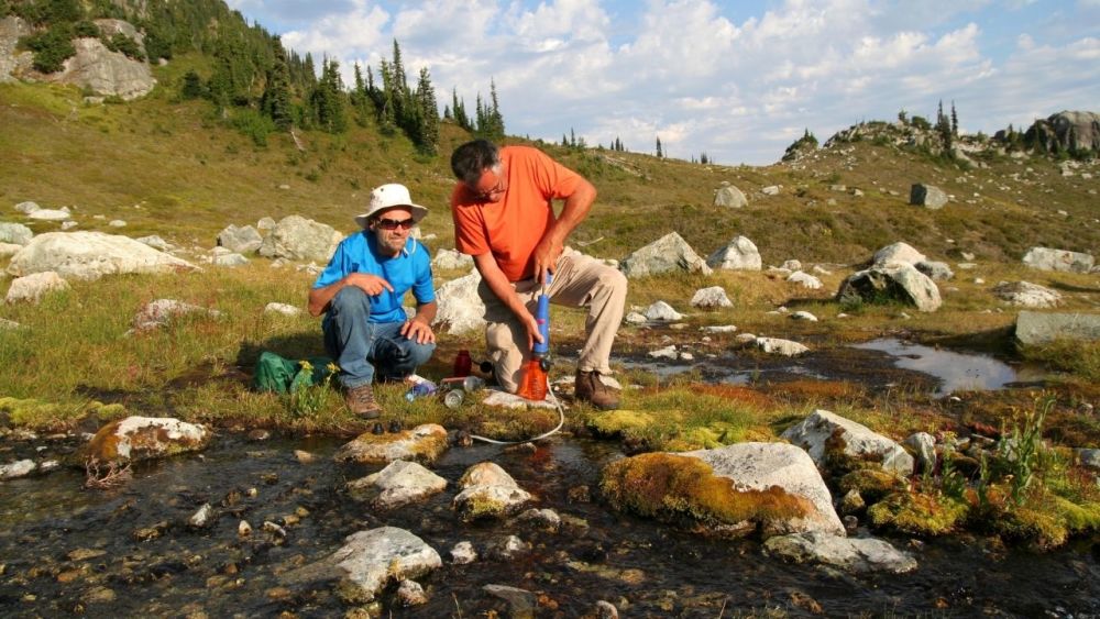 Depending on how often you need the water filter and whether it is only for you or for a group, you should consider how much water volume can be filtered per minute