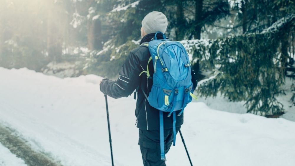 Wie du bei Schnee wanderst, sodass du sicher vorankommst