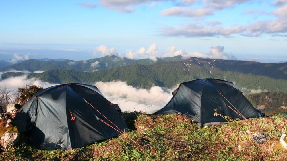 Beim Wandern und Trekking setzt du auf ein leichtes Zelt