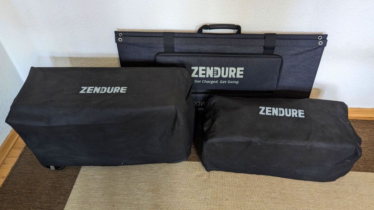 What arrived: Zendure SuperBase, satellite battery and solar panel